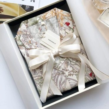 Luxury Satin Silk  Pajamas Set for Women Long Sleeve Floral Pyjamas Sleepwear Gift Box Perfect Christmas Gift for Mum or Friends