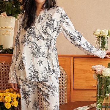 Luxury Oriental Style Silky Pajamas for Women – Elegant Floral Loungewear with Lace Trim – Spring Loungewear | Silk Kimono Robe