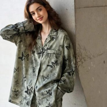 Butterfly Print Cotton Pyjamas for Women - Oriental Sleepwear Set for Winter - Elegant Button-Up Lounge Wear - Elegant Loungewear